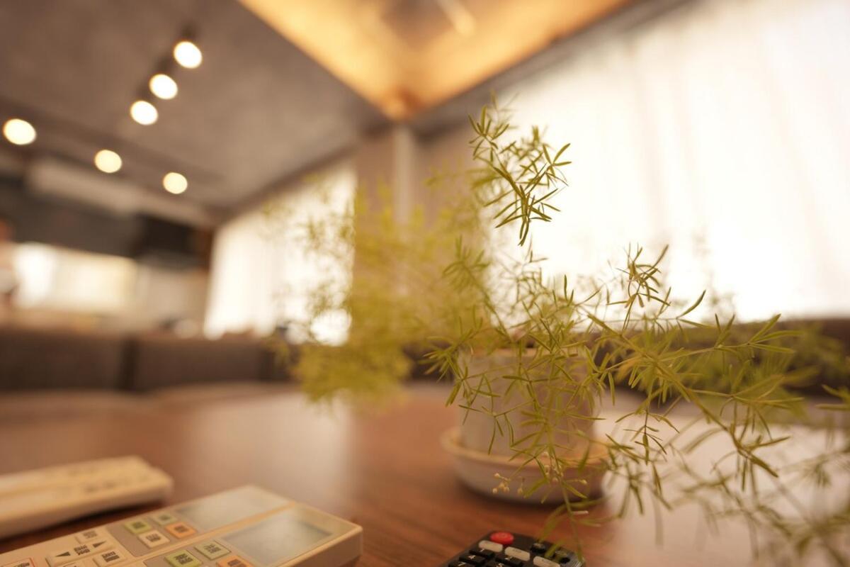 離by Ryudan * Naha